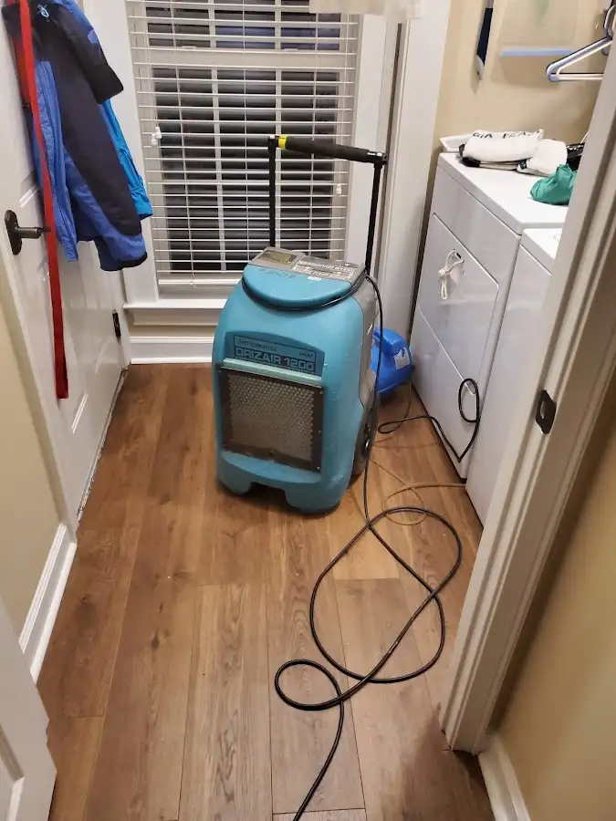 Commercial dehumidifier deployed for Flood Damage Cleanup in Wekiwa Springs